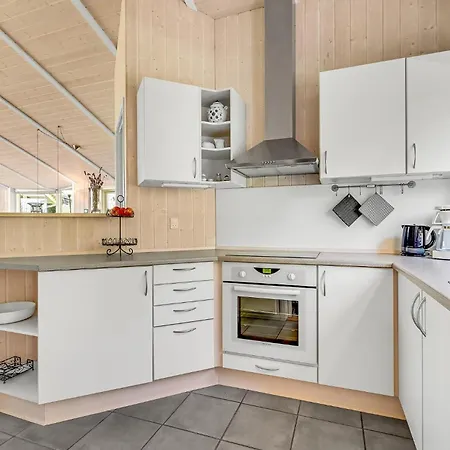 Lovely In Tranekaer With Wifi Holiday home Hou (Syddanmark)